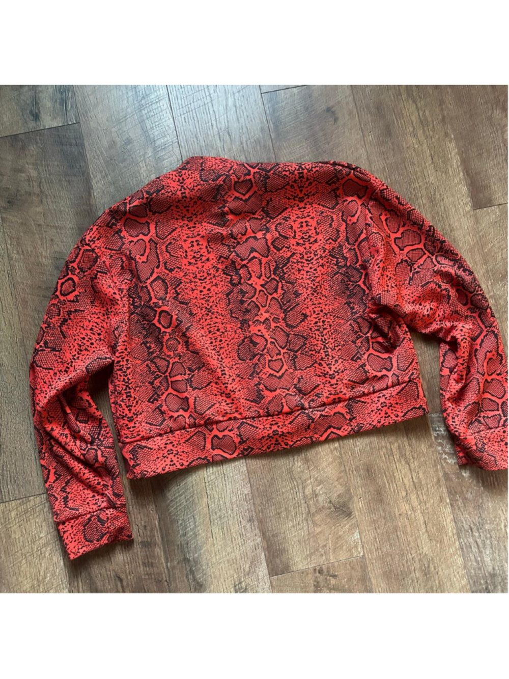 Women's Boohoo Red and Black Snake Print Bomber Jacket Size 10 - Picture 12 of 12